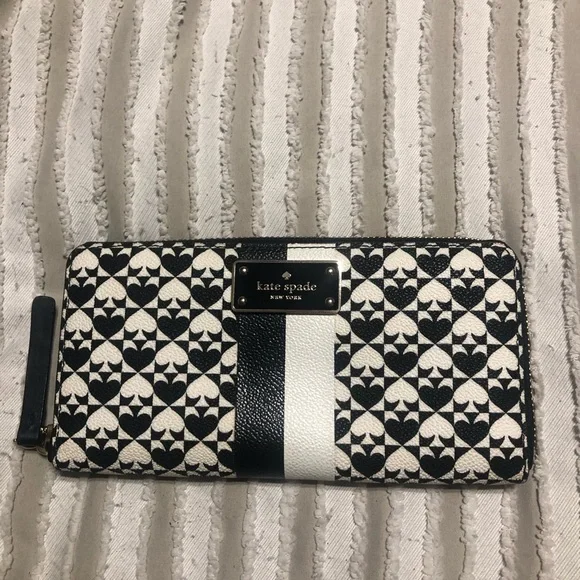 Kate Spade Black and White Wallet - Picture 1 of 3